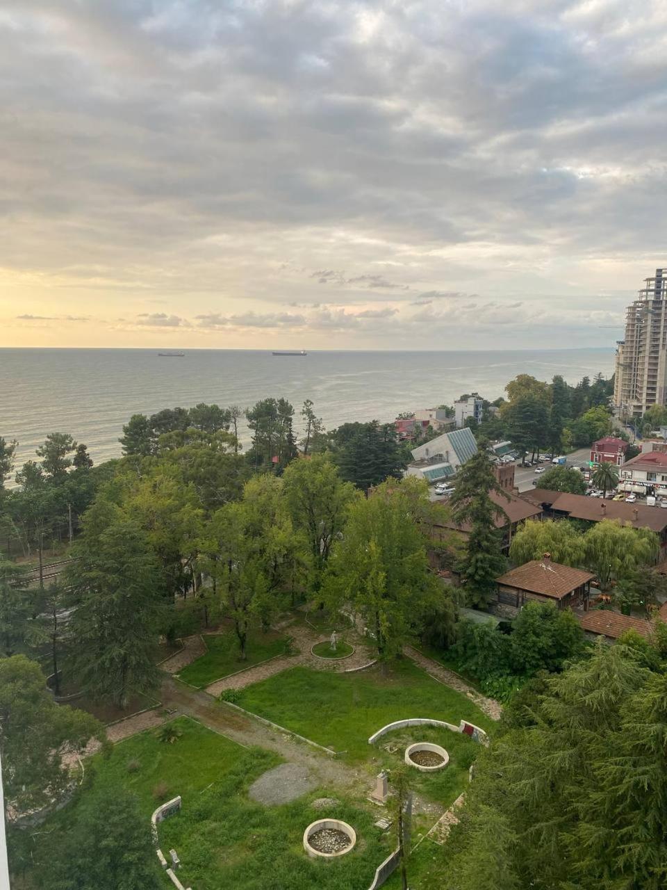 Аппартаменты С Двумя Балконами На Море И Горы มาคินจอรี ภายนอก รูปภาพ